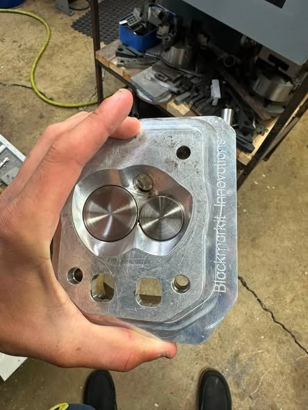 739252026_1548644113367804_4839414481878681094_n 36/27 Mo Flow Cylinder Head – Builder Core